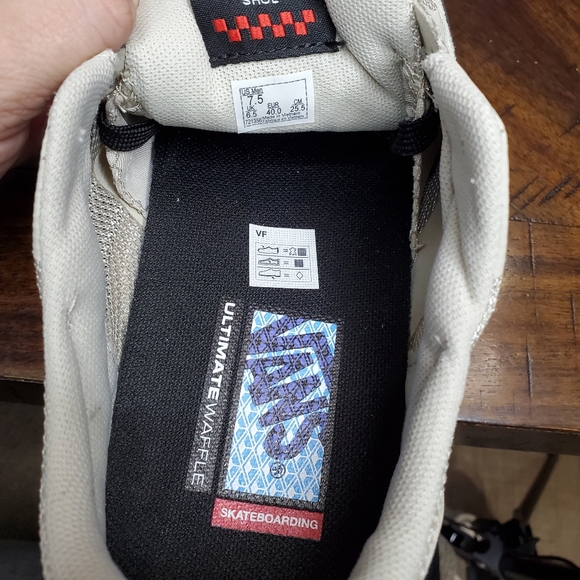 Vans Ave Nubuck Timber Wolf Men Size 7.5, Equivalent to Women Size 9 - Picture 8 of 10